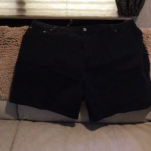 Levi’s Relaxed 550 black shorts